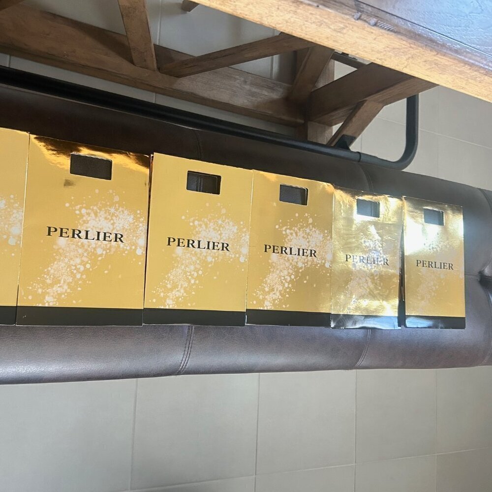 3/25$ PERLIER 6 Holiday GIFT BAGS - Picture 3 of 4